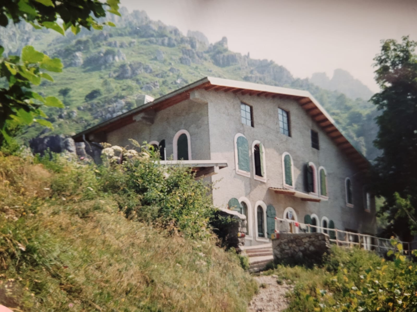 Il rifugio circa 40 anni fa