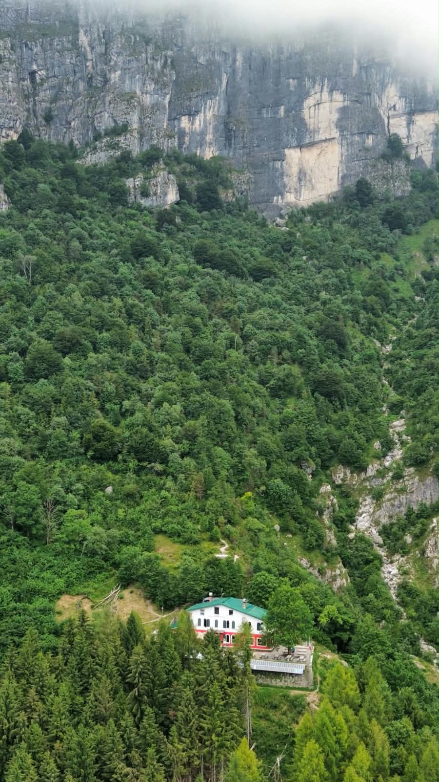 Il rifugio sotto la Bastionata